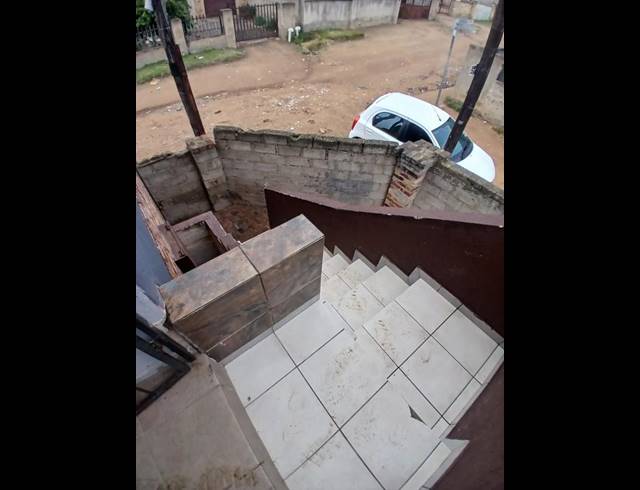 8 BEDROOM HOUSE FOR SALE IN OLIEVENHOUTBOSCH